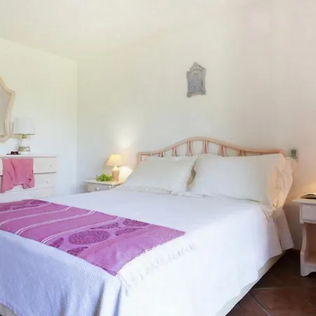 Vakantiehuis Relaxing Holiday Home, Quiet Location And Pool - What'app - 0049-1762-5840-693 - For Reservations! Porto Rotondo