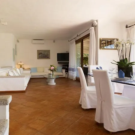 Vakantiehuis Relaxing Holiday Home, Quiet Location And Pool - What'app - 0049-1762-5840-693 - For Reservations! *
